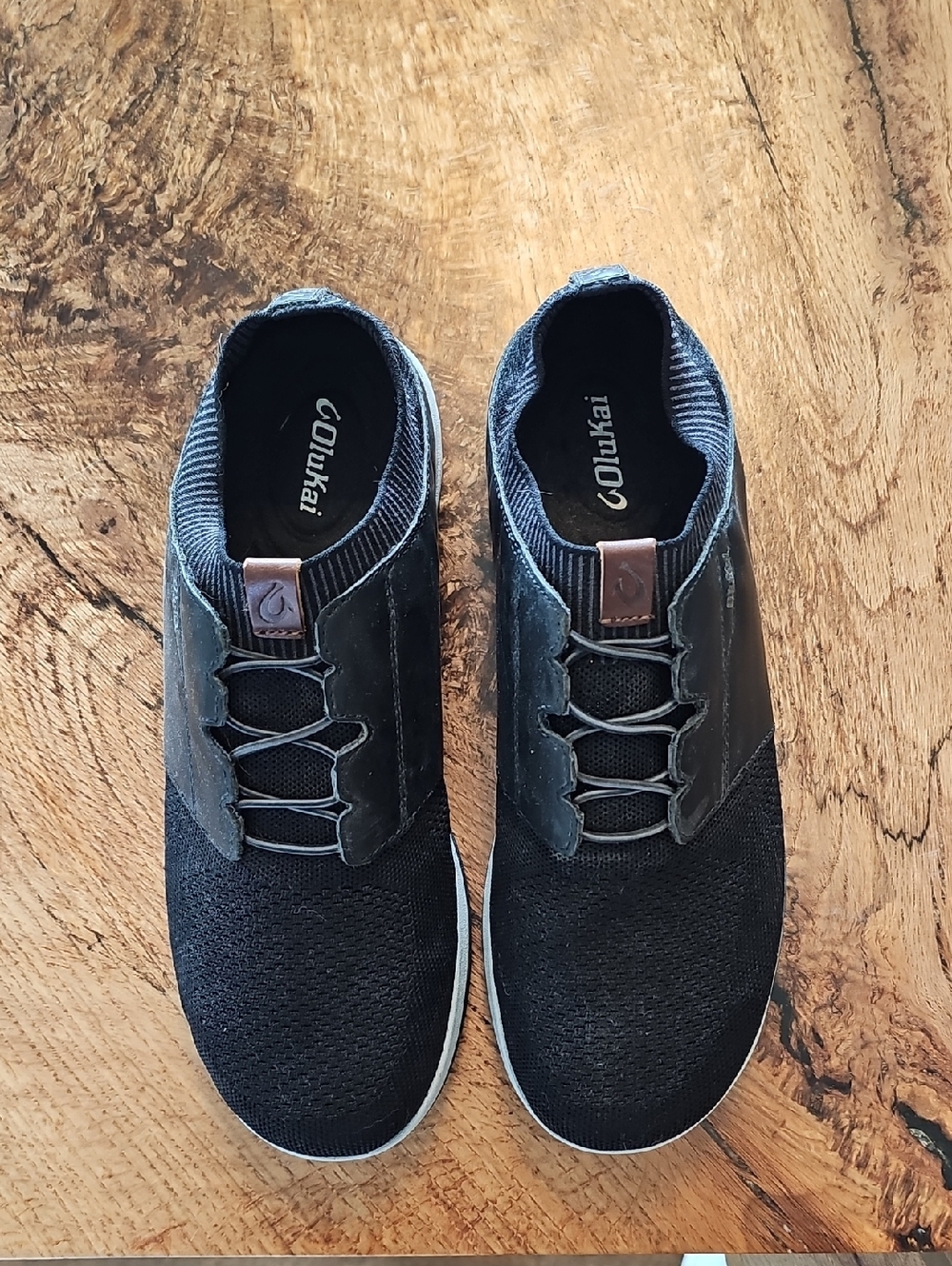 OluKai Men's Black Knit Athletic Sneakers with Brown Pull Tab